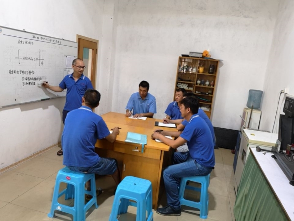 研發(fā)部會議